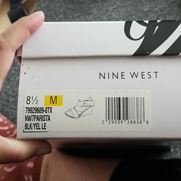 Black and tan wedges - Picture 6 of 6